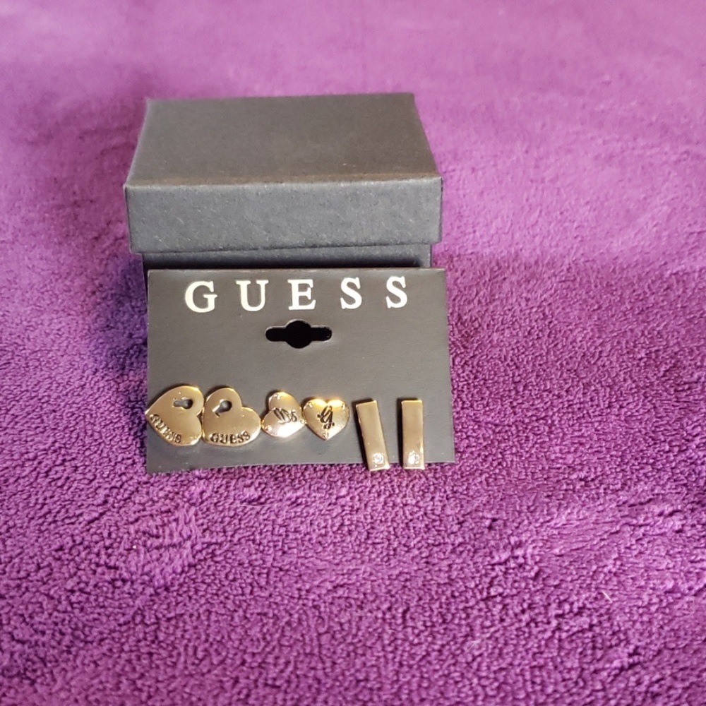 GUESS - Picture 2 of 3